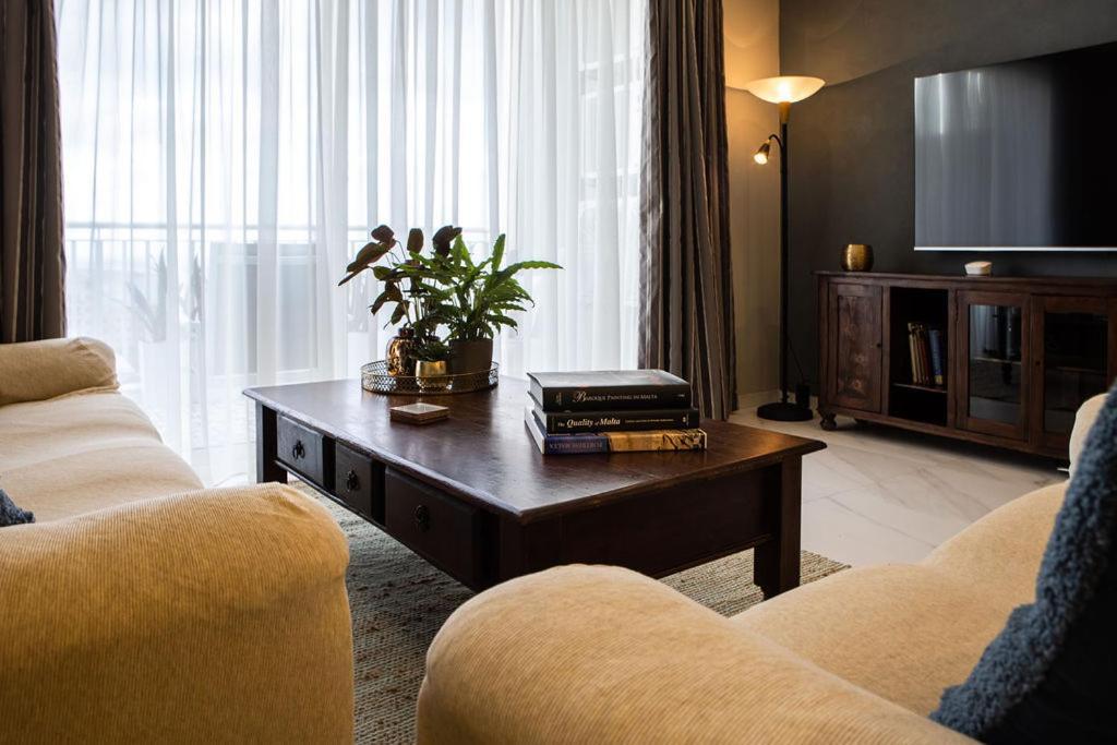 Apartment Modern - - Close To - 5 Star Rating *
