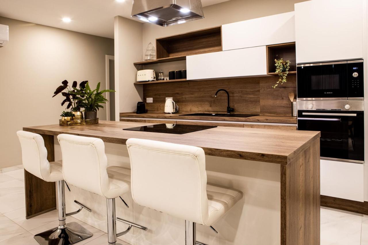 Modern - - Close To - 5 Star Rating St. Paul's Bay